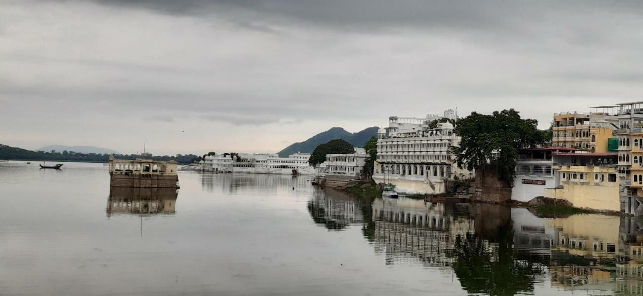 Hotel Ishwar Palace Udaipur Ngoại thất bức ảnh